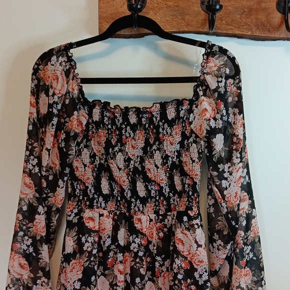 SWS floral romper with train - Picture 8 of 12